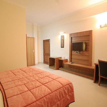 Neo Classic Hotel Chandīgarh Eksteriør billede