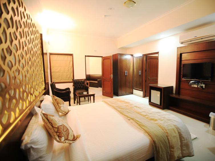 Neo Classic Hotel Chandīgarh Eksteriør billede